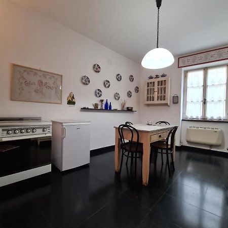 Mansarda A Finalborgo - Fascino E Tradizione Apartment Finale Ligure Bagian luar foto