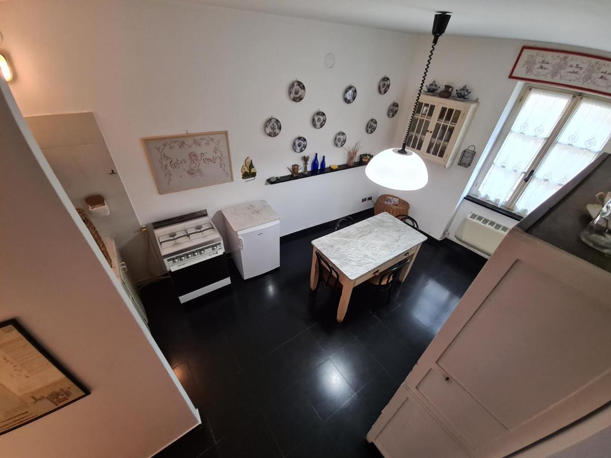 Mansarda A Finalborgo - Fascino E Tradizione Apartment Finale Ligure Bagian luar foto