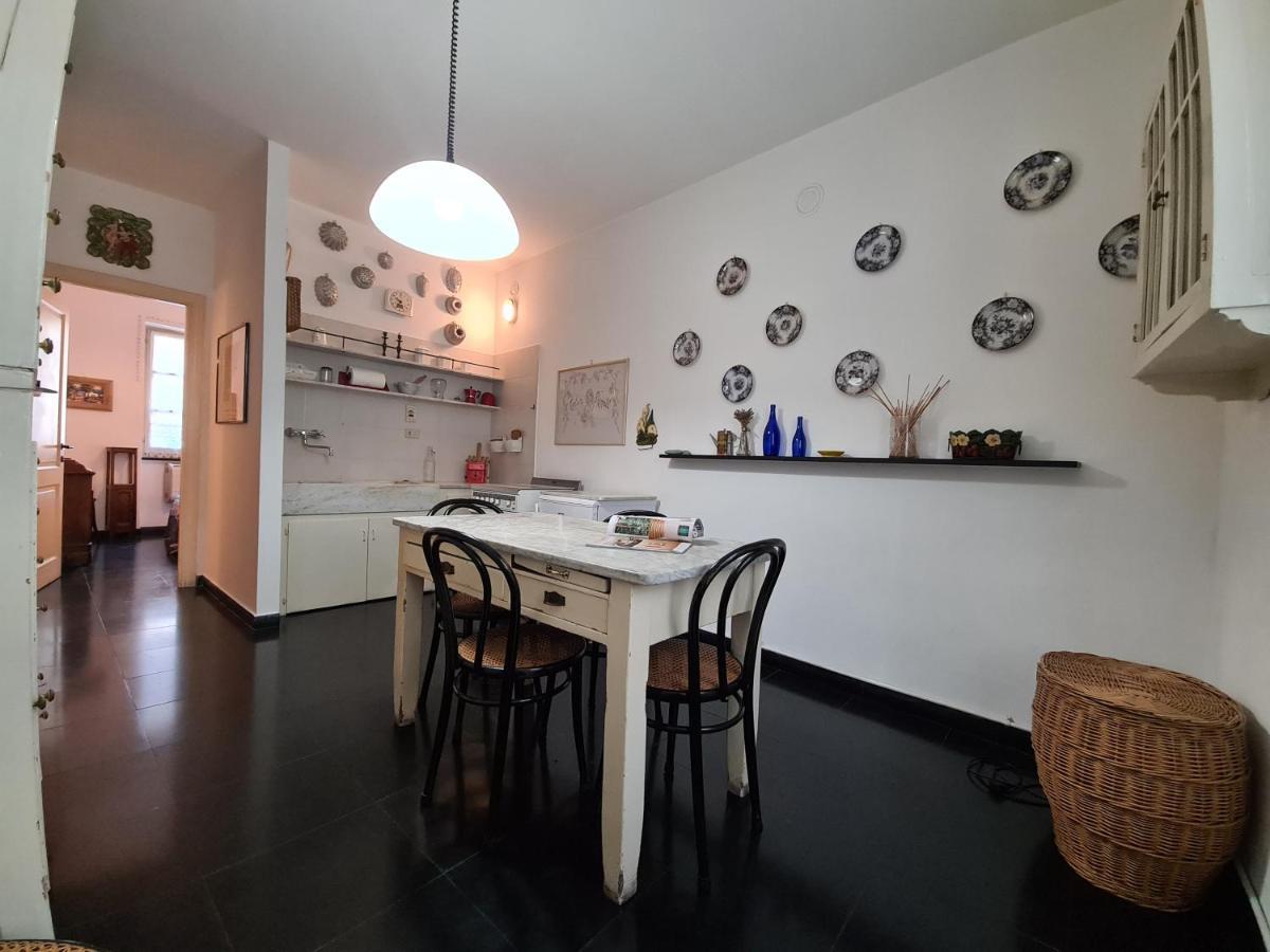 Mansarda A Finalborgo - Fascino E Tradizione Apartment Finale Ligure Bagian luar foto