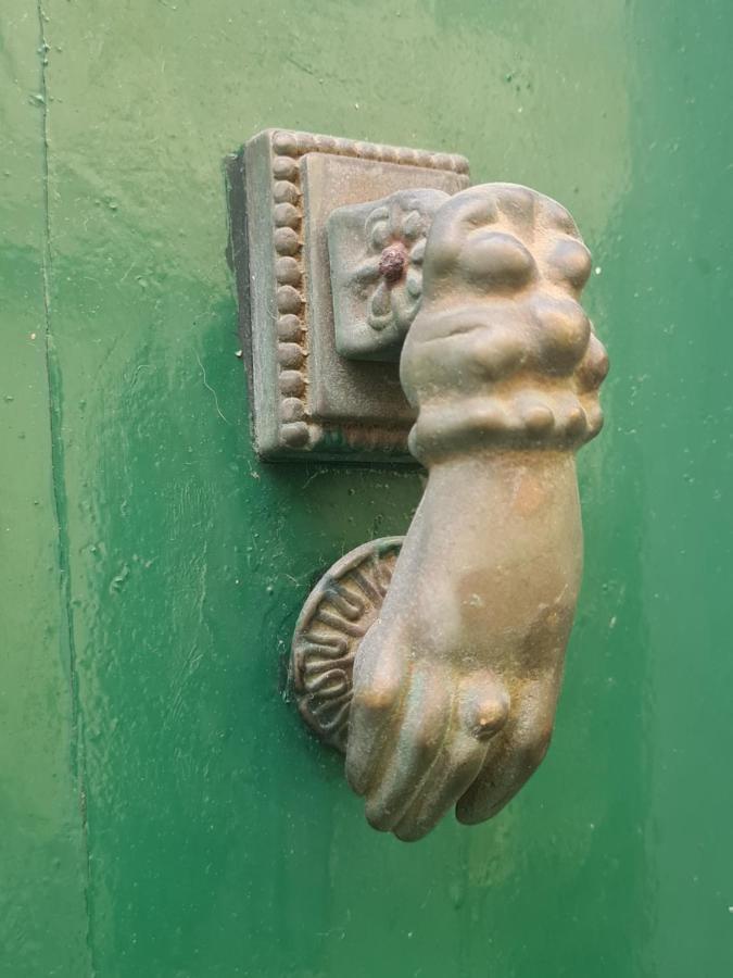 Mansarda A Finalborgo - Fascino E Tradizione Apartment Finale Ligure Bagian luar foto