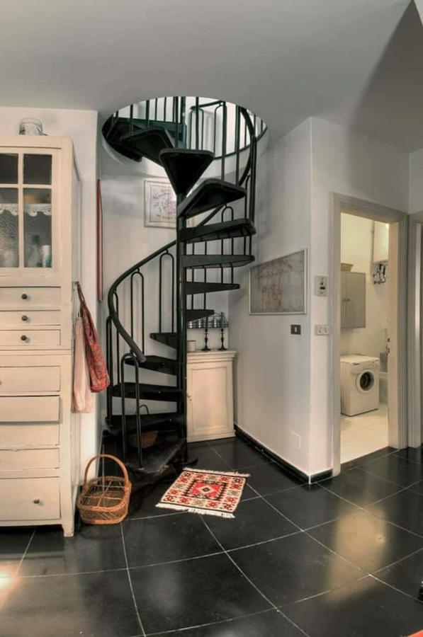 Mansarda A Finalborgo - Fascino E Tradizione Apartment Finale Ligure Bagian luar foto